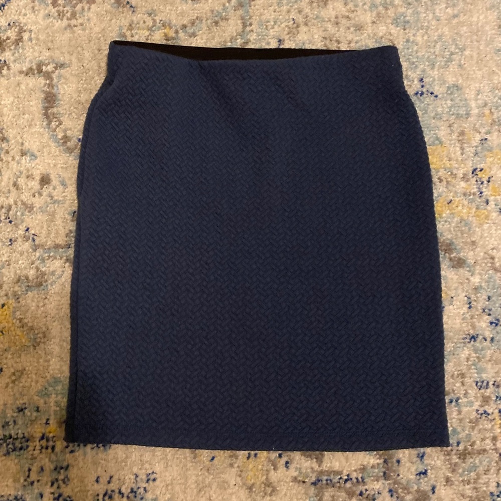 Perfect Loft elastic waist mink skirt in navy